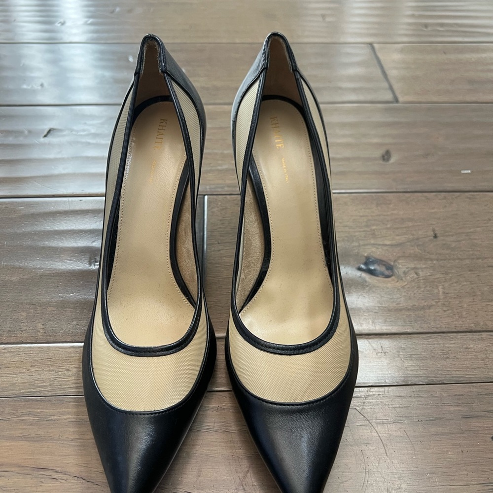 Elegant Black and Cream Pumps